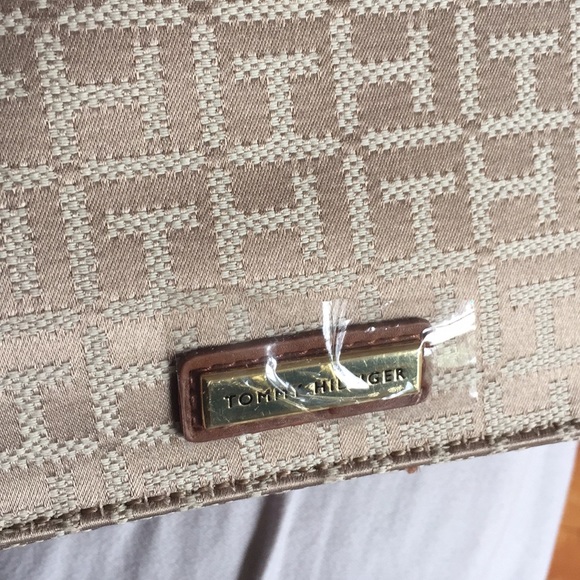 TOMMY HILFIGER shoulder bag BNWOT - Picture 8 of 8